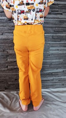 Detské úpletové tepláky – škoricová farba