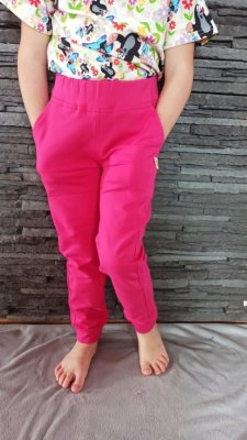 Detské úpletové tepláky – cyklaménová farba