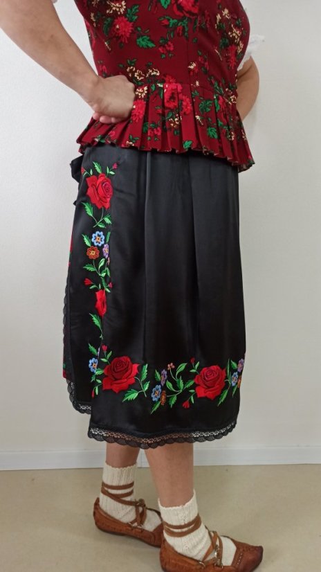 Vyšívaná zástera - Dana