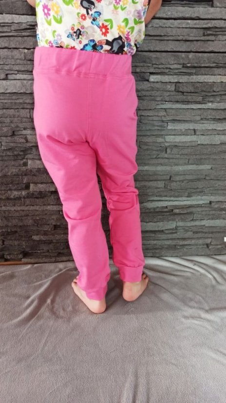 Detské úpletové tepláky – ružová farba - Veľkosť: 122