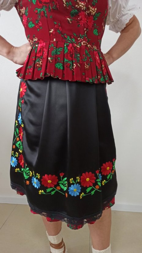 Vyšívaná zástera - Monika