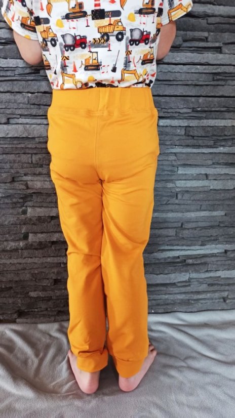 Detské úpletové tepláky – škoricová farba - Veľkosť: 110