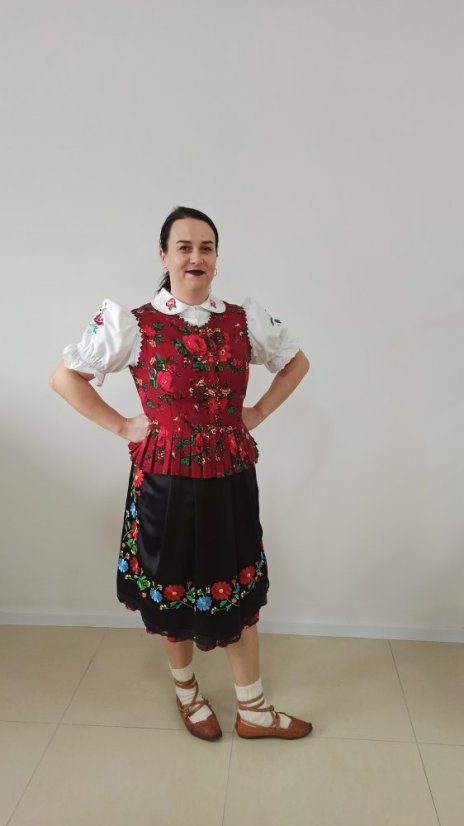 Vyšívaná zástera - Monika