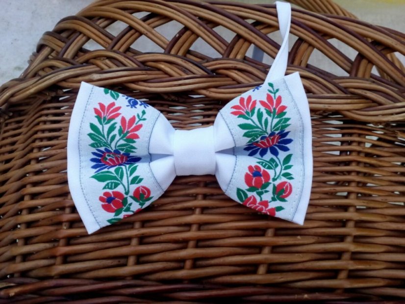 Folklórny motýlik -UNI - Farba: Biela